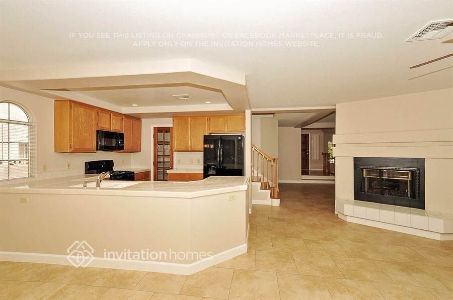 2121 Harbor Cliff Dr - Photo 5 of 18