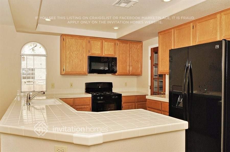 2121 Harbor Cliff Dr - Photo 6 of 18