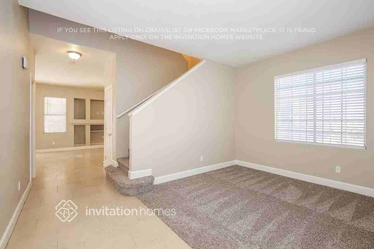 7825 Strong Water Ct - Photo 3 of 19