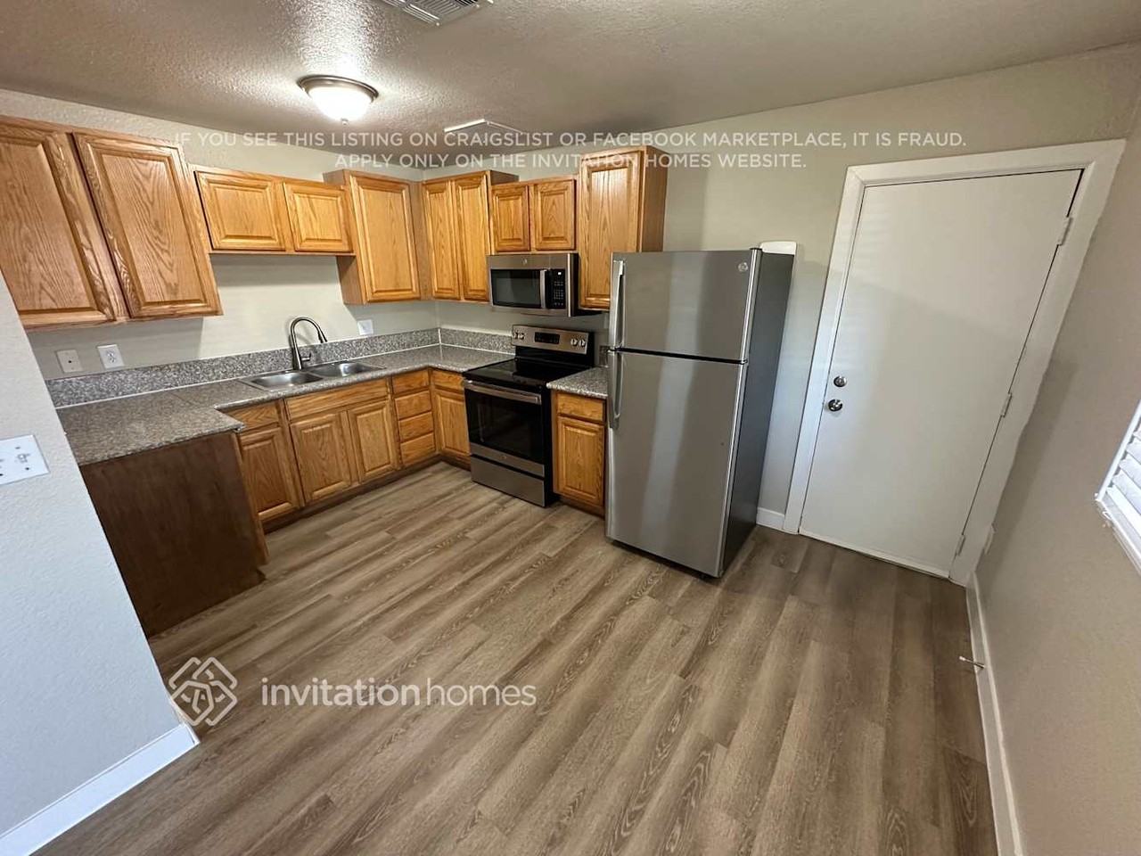 7711 E Beatrice St - Photo 5 of 17