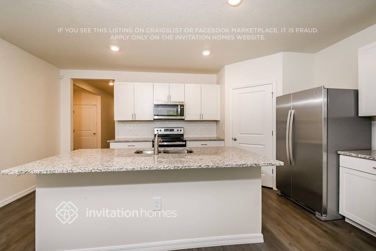 7712 Harbor Moor Dr - Photo 5 of 16