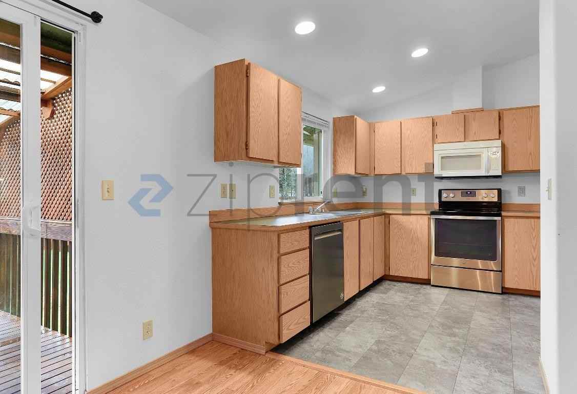 1715 Gohr Rd - Photo 5 of 24