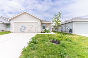 featured image of 208 Skyfire St