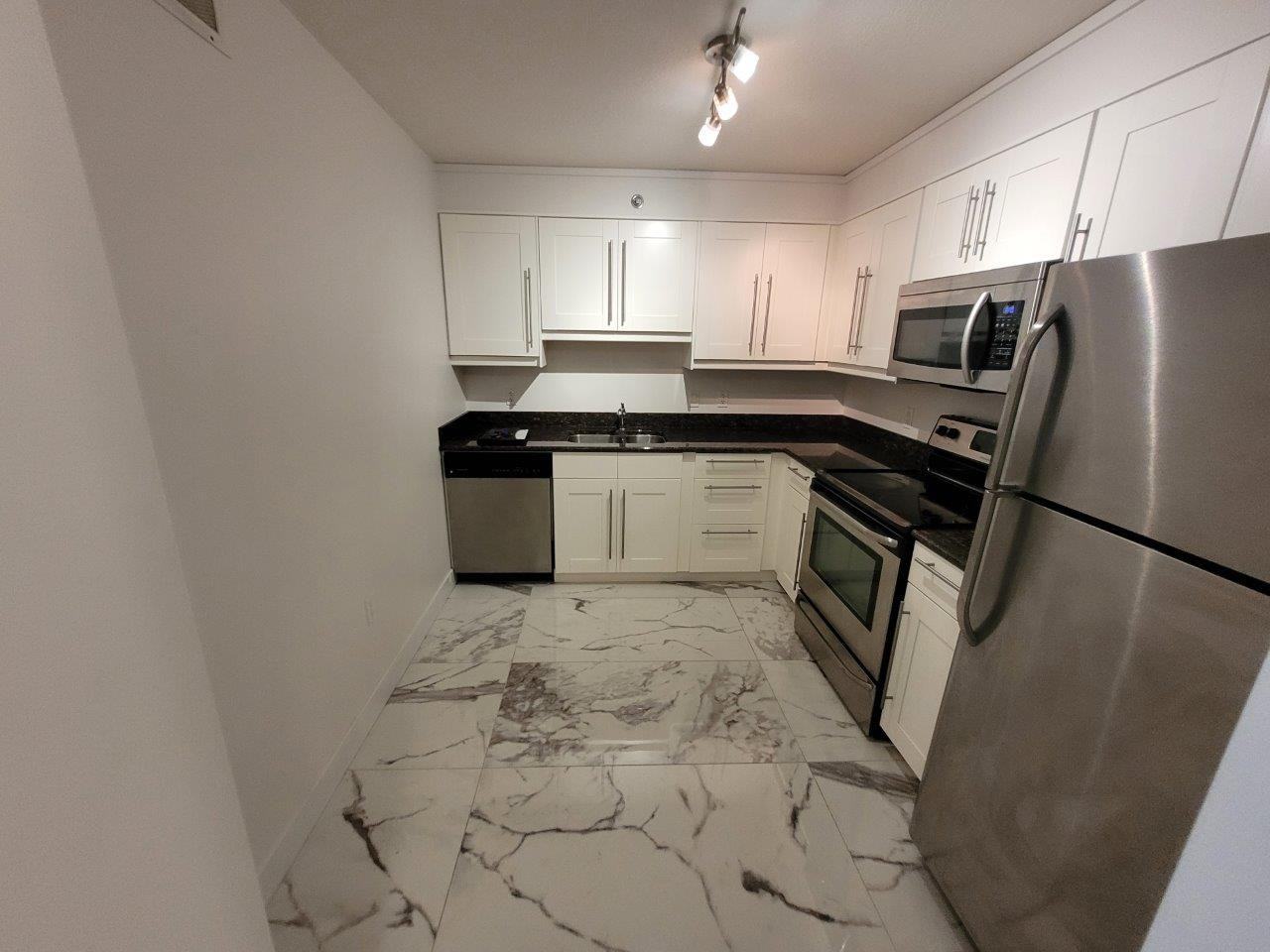 537 4th Avenue North - Photo 5 of 10