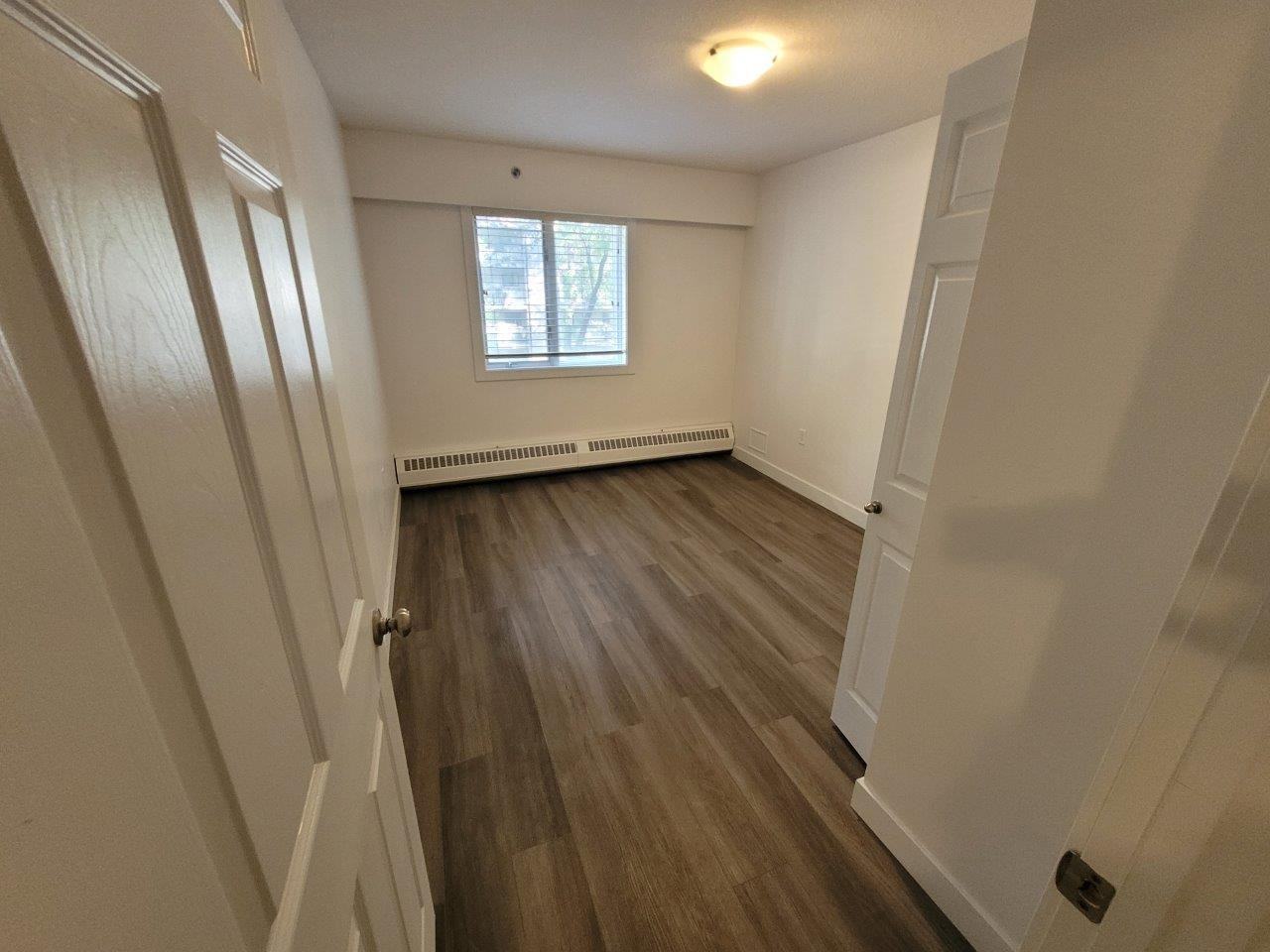 537 4th Avenue North - Photo 6 of 10