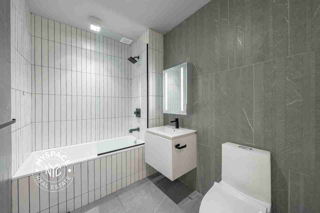 1800 Ocean Ave #2C - Photo 4 of 19