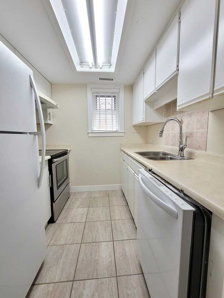 618 Sperling Avenue - Photo 5 of 8