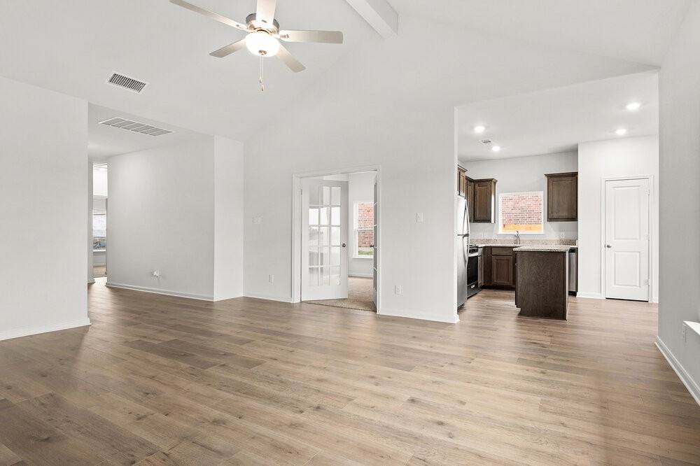 212 Julian Davis Dr - Photo 7 of 22