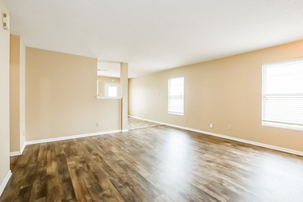 8607 Bluff Point Dr - Photo 4 of 16