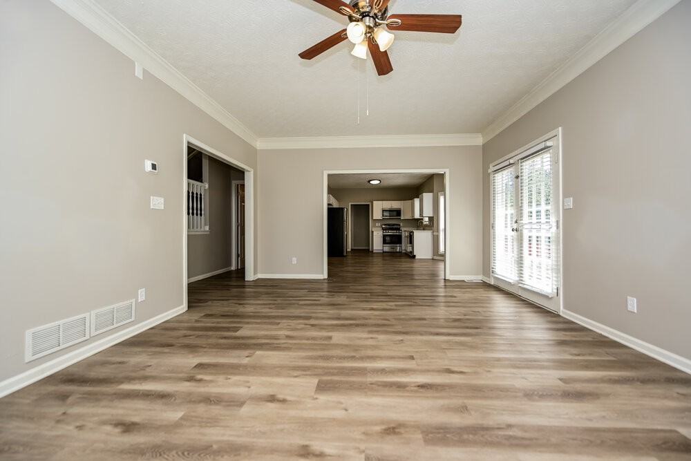 135 Stratmore Pl - Photo 6 of 18