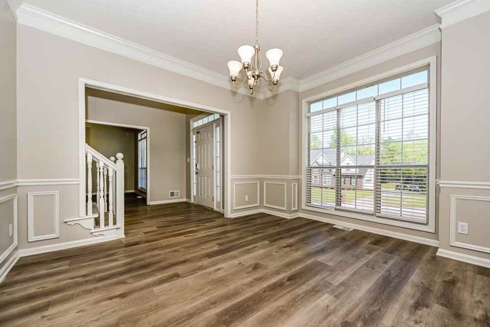 135 Stratmore Pl - Photo 7 of 18