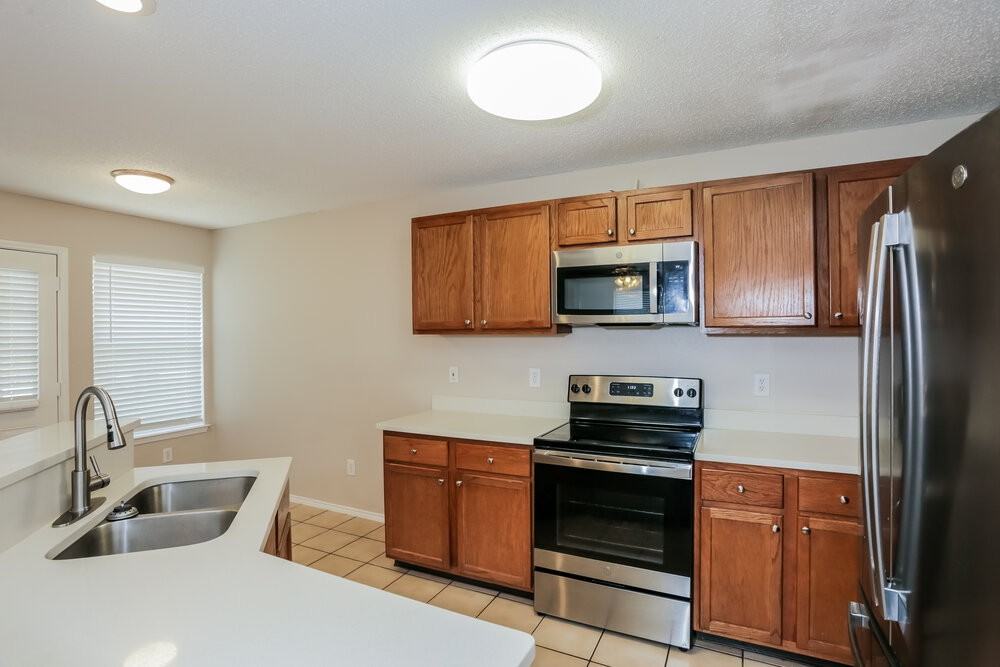 612 Grove Mnr - Photo 6 of 16