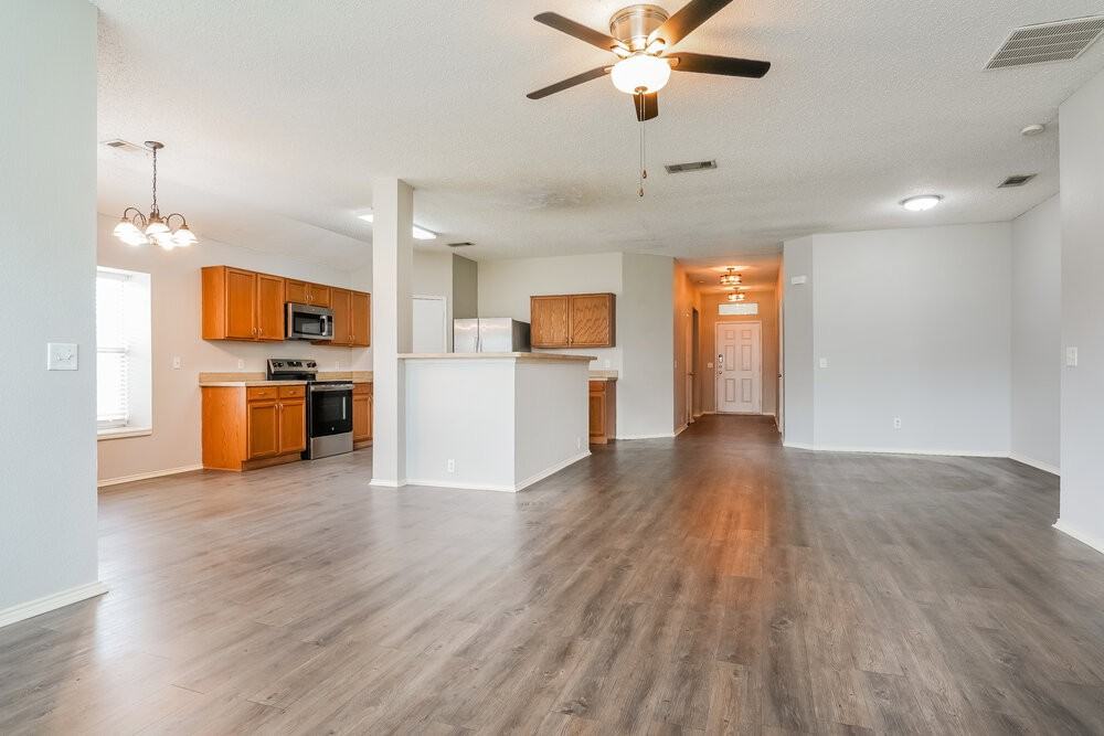 1514 Wavecrest Dr - Photo 5 of 16