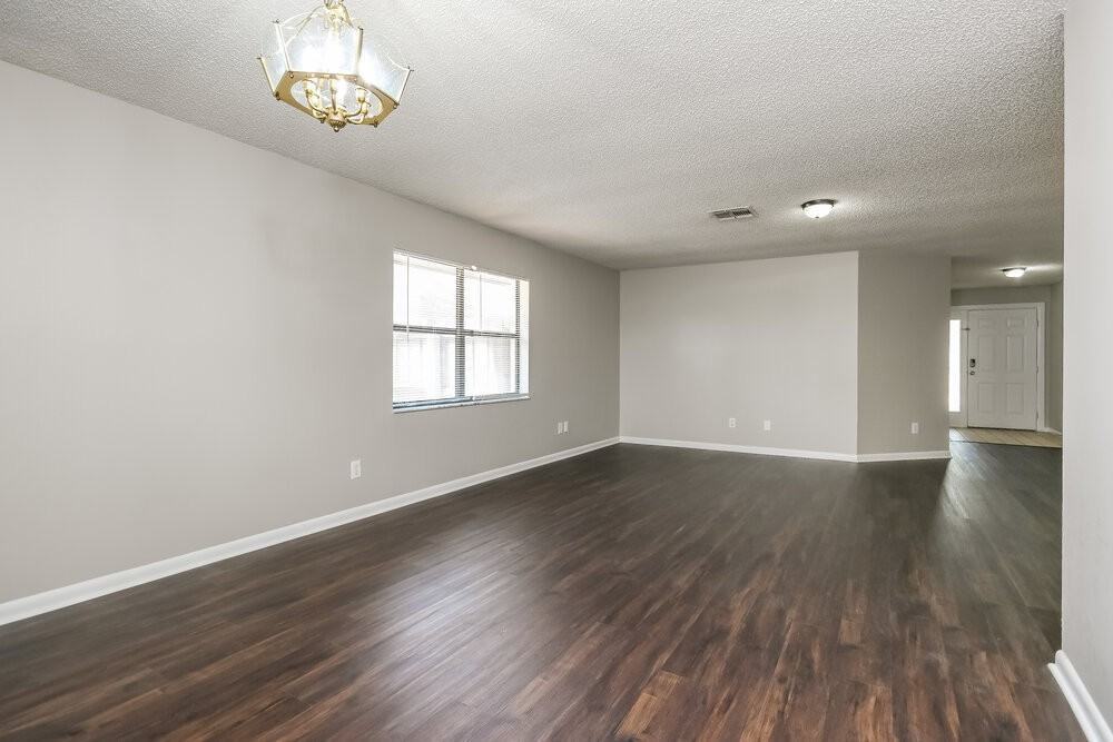 104 Lake Daisy Ter - Photo 7 of 26