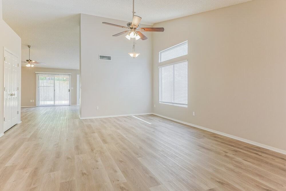 4526 E Towne Ln - Photo 3 of 16