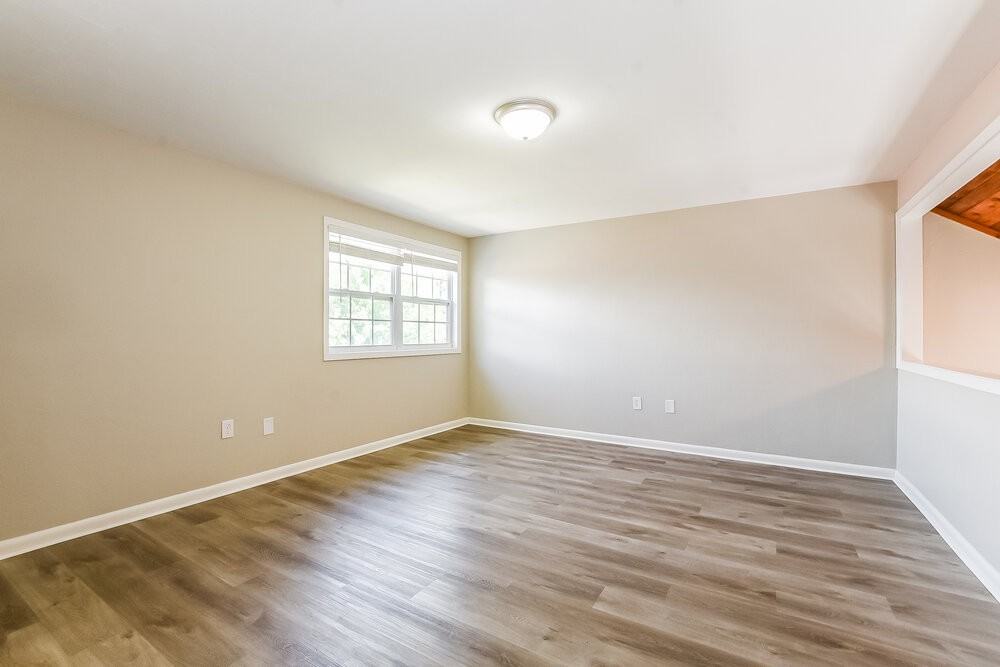 104 First Street Ct - Photo 4 of 17