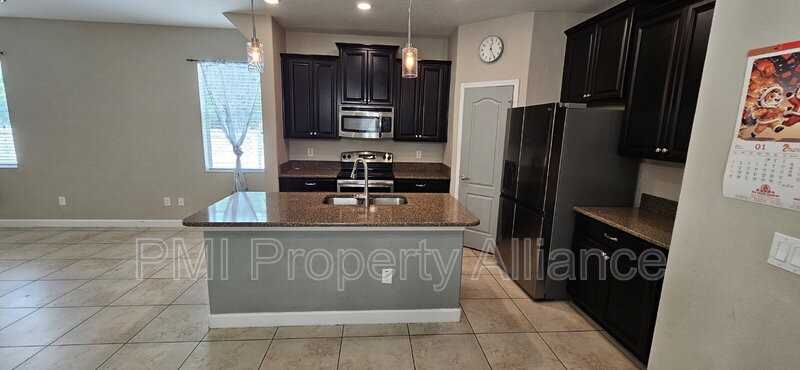 15217 Evergreen Oak Loop - Photo 4 of 25