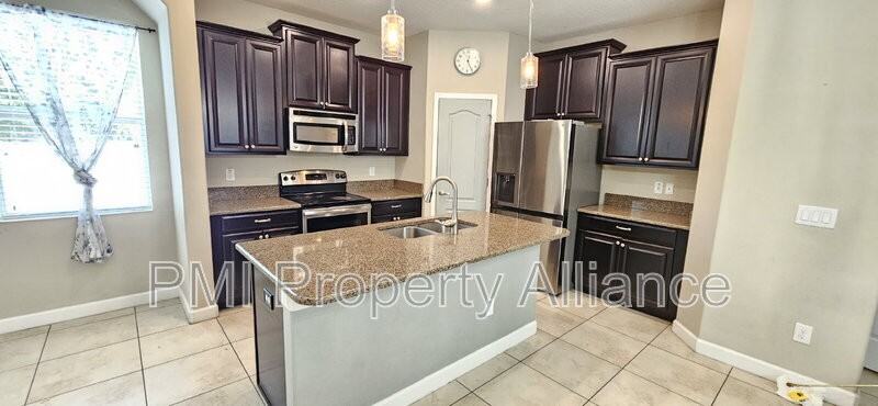 15217 Evergreen Oak Loop - Photo 5 of 25