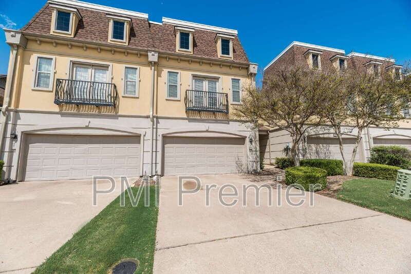 321 Metropolitan Dr - Photo 3 of 31