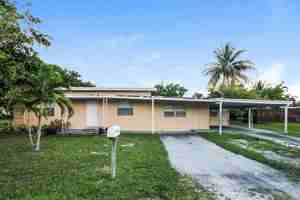 featured image of 2418 Sw 6th Ct