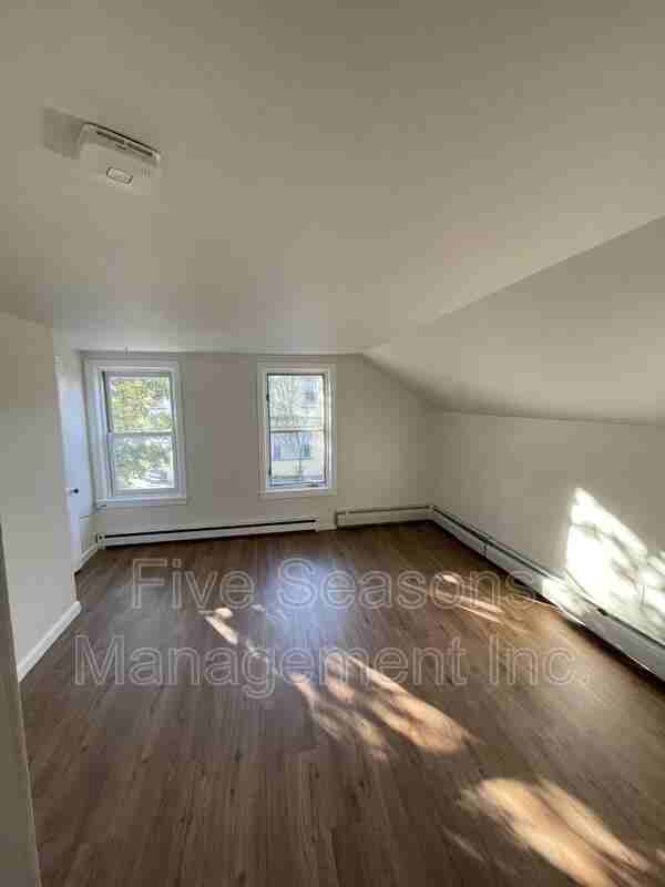 70 North St - Photo 2 of 14