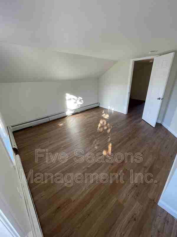 70 North St - Photo 3 of 14