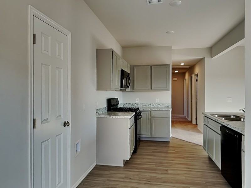 1029 E Stetson Ln - Photo 5 of 18