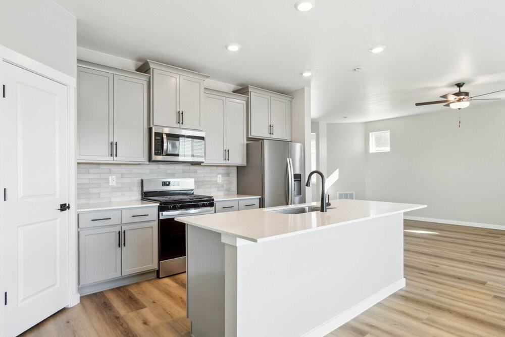 9481 Yampa St - Photo 6 of 22