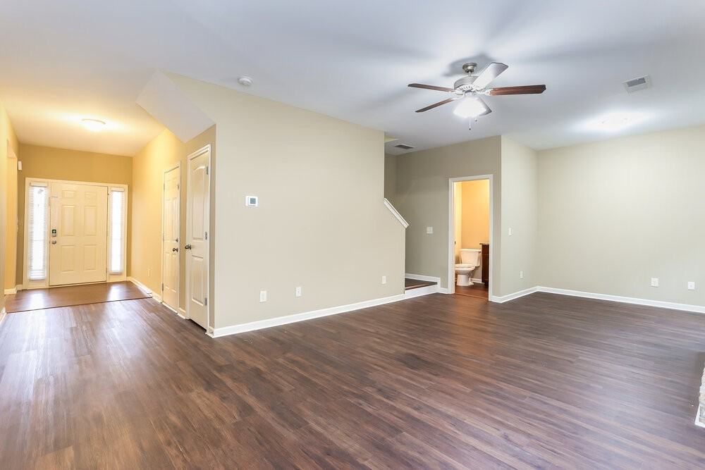 118 Crescent Woode Way - Photo 4 of 17