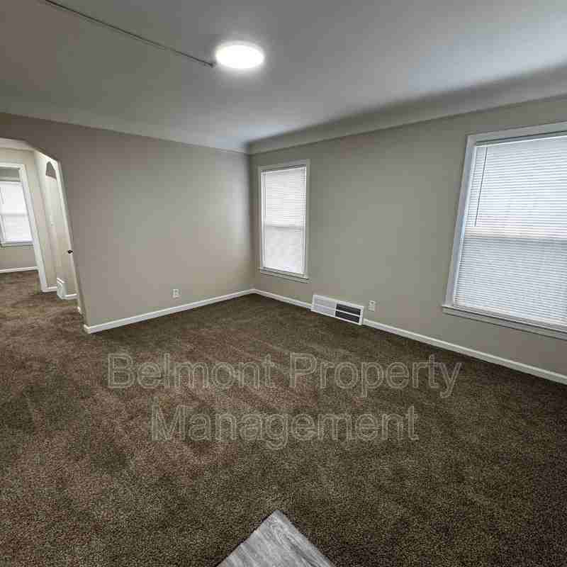 19770 Kingsville St - Photo 2 of 8