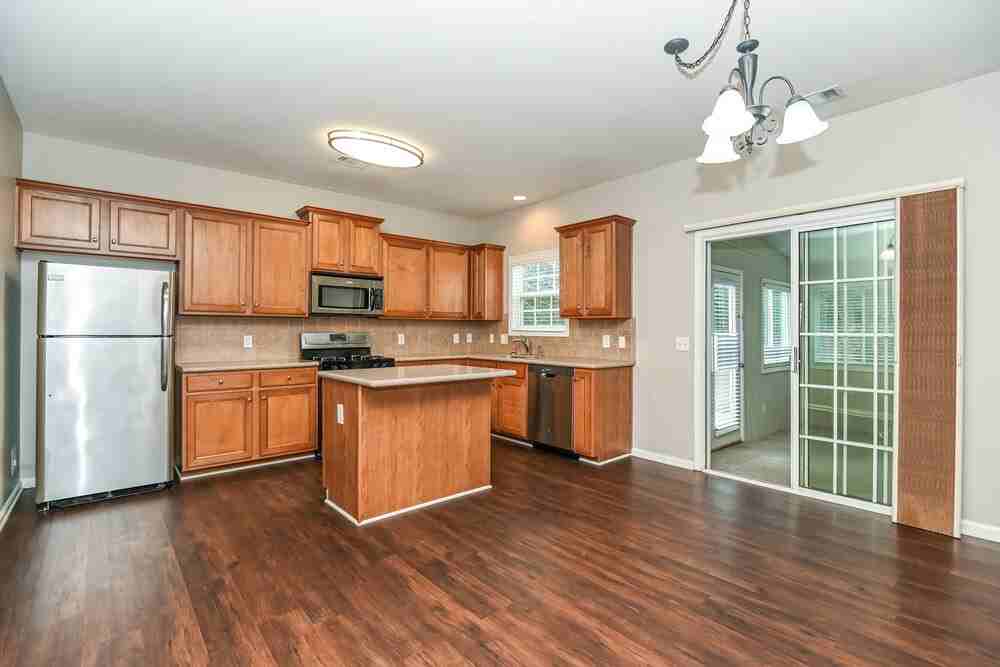 300 Nobleman Way - Photo 6 of 15