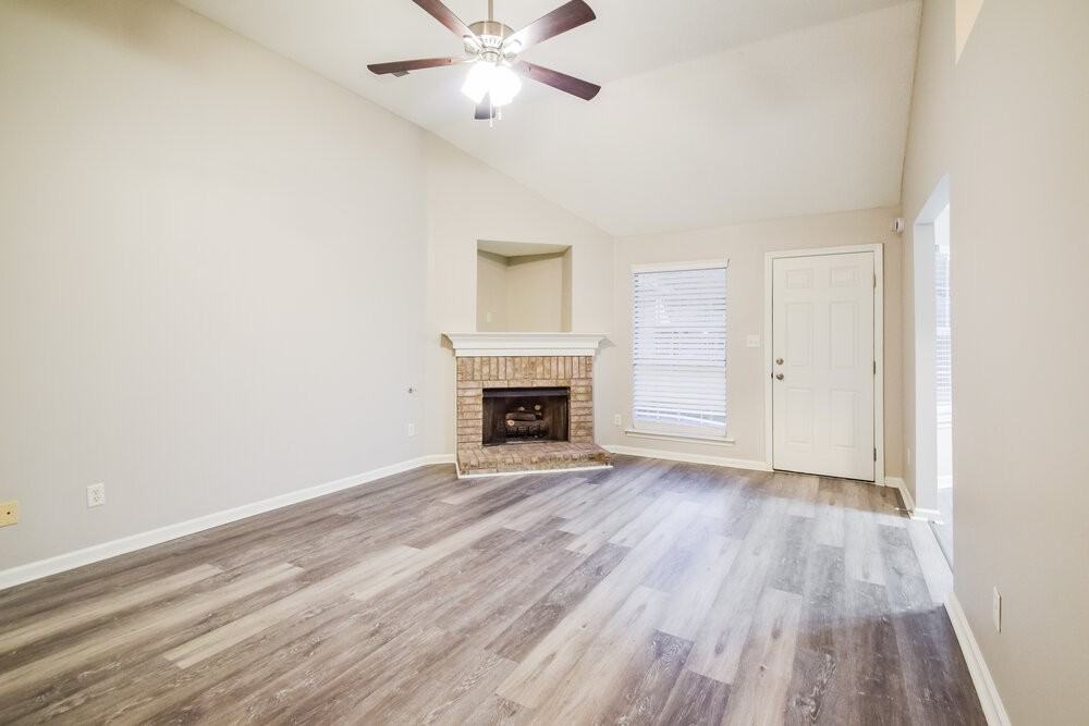 10283 Green Moss Dr N - Photo 4 of 16