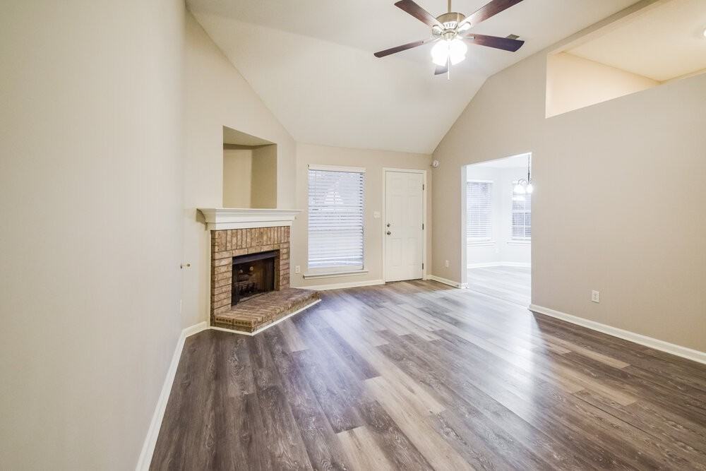 10283 Green Moss Dr N - Photo 5 of 16