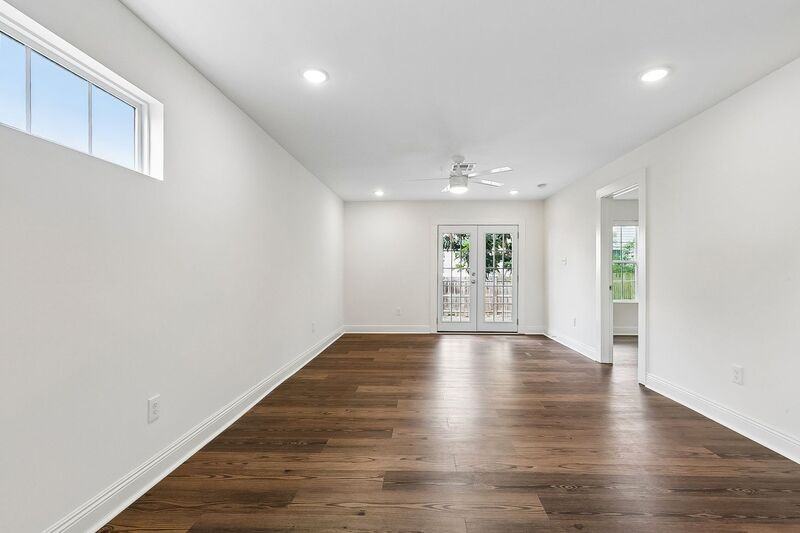 2239 Saint Andrew St - Photo 7 of 19