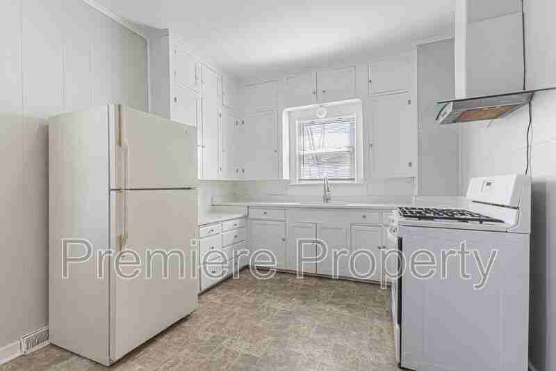 1731 S Crescent Ave - Photo 6 of 11