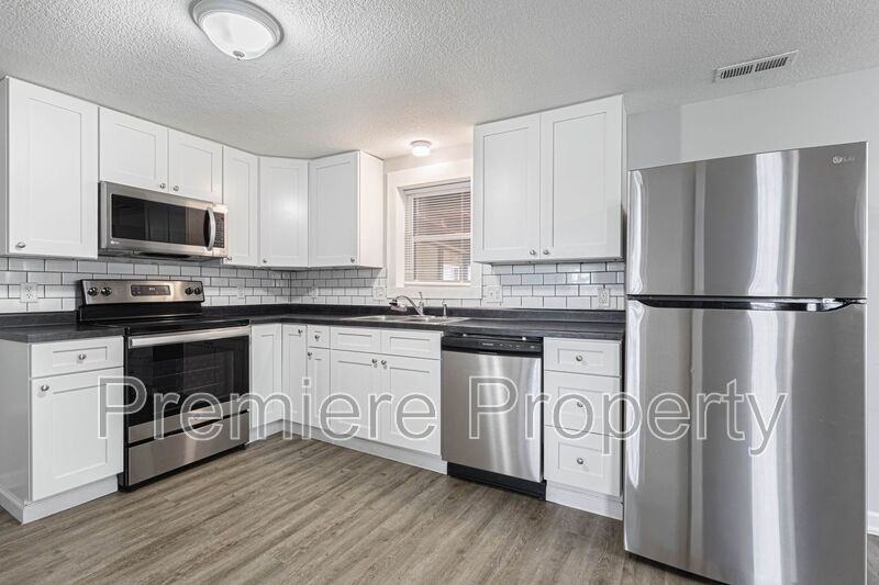 15400 E 54th St - Photo 4 of 11