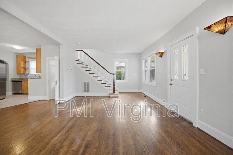 1906 Montclair Ave - Photo 6 of 38