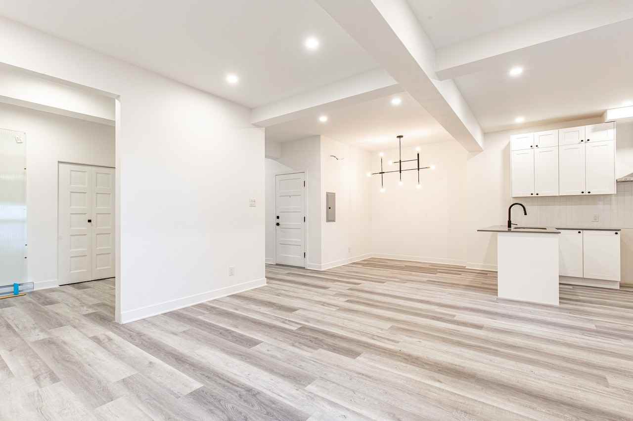 1587 Avenue du Mont-Royal Est - Photo 2 of 9