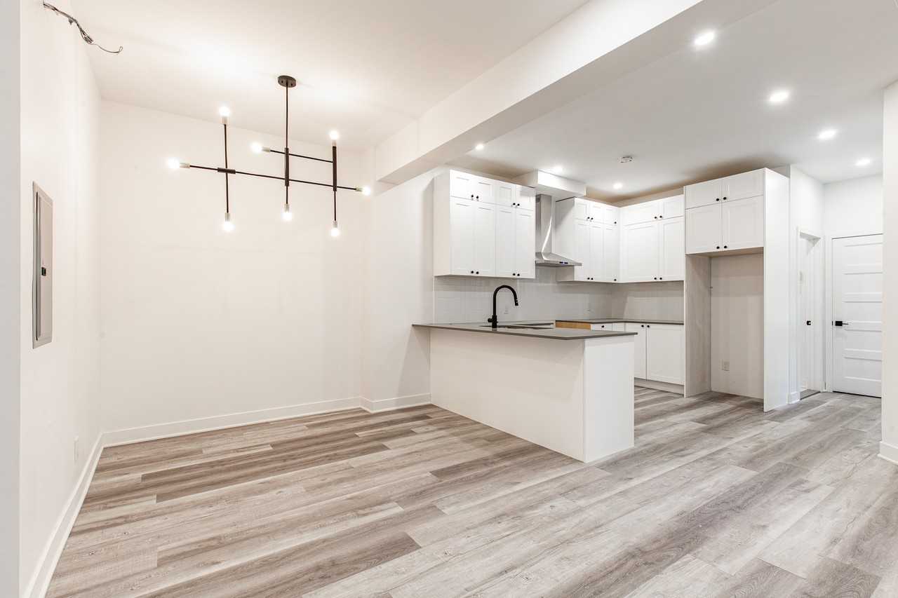 1587 Avenue du Mont-Royal Est - Photo 3 of 9