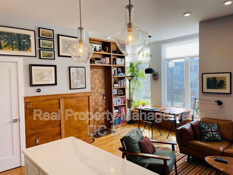 1512 K St Se #2 - Photo 6 of 13