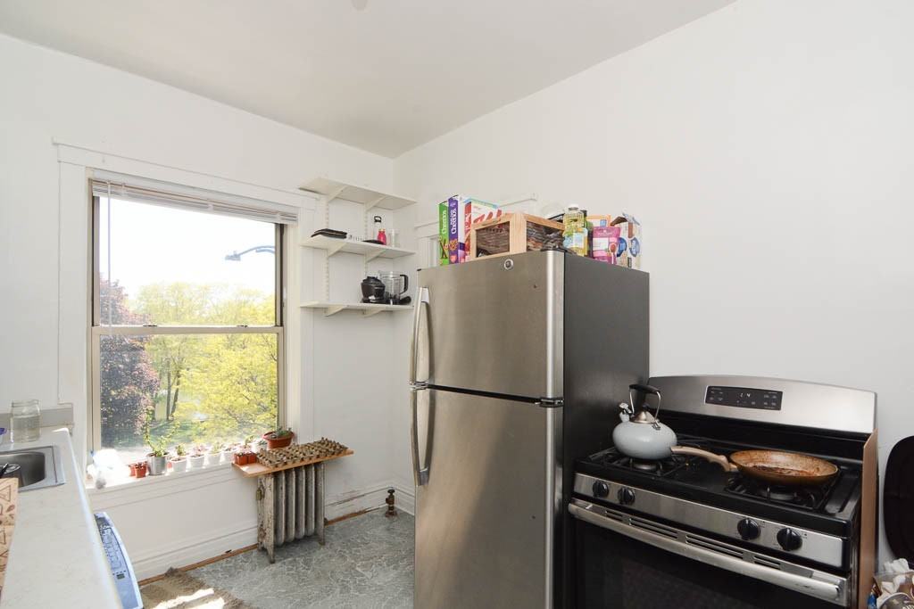 4400 N Racine Ave #3 - Photo 4 of 21