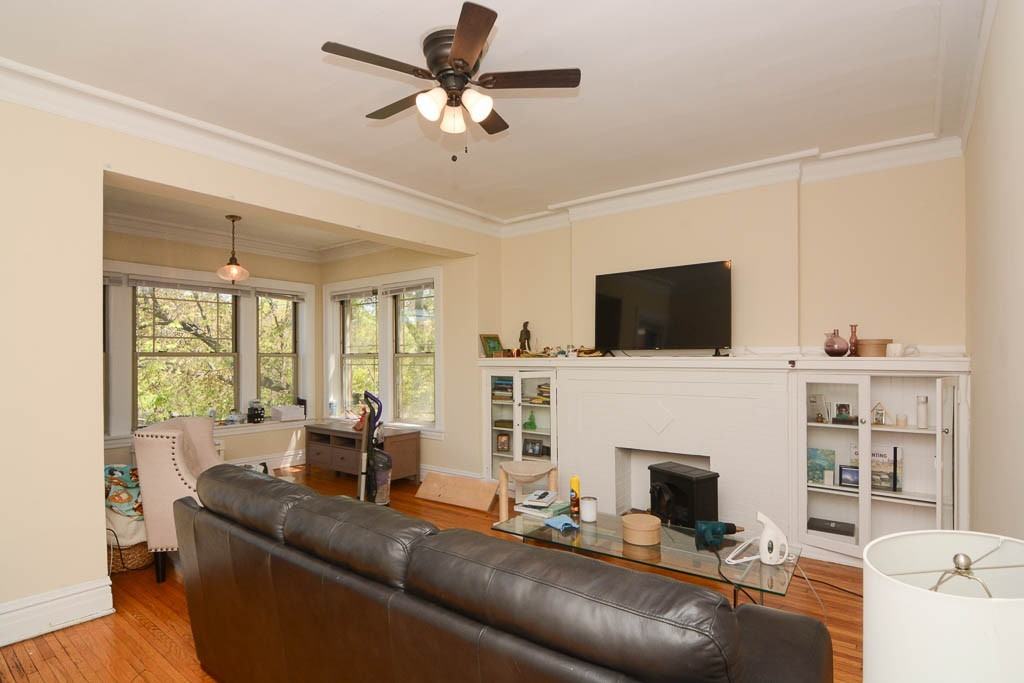 4400 N Racine Ave #3 - Photo 5 of 21