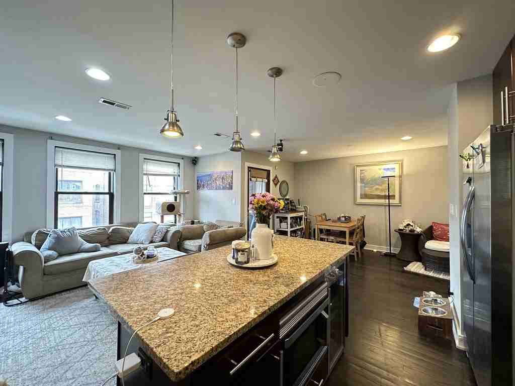 907 N Damen Ave #301 - Photo 6 of 21