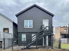 featured image of 1937 W Grand Ave #2