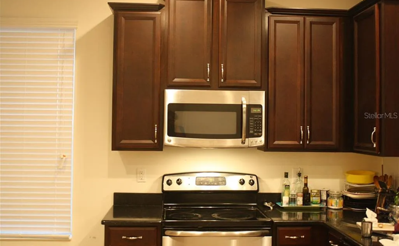 8305 Deerland Bluff Ln - Photo 4 of 16