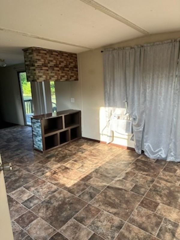 106 Amanda Dr - Photo 3 of 7