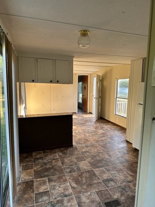 106 Amanda Dr - Photo 5 of 7