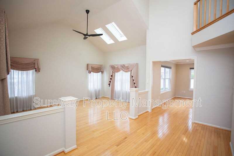 133 W Dominion Dr - Photo 2 of 49
