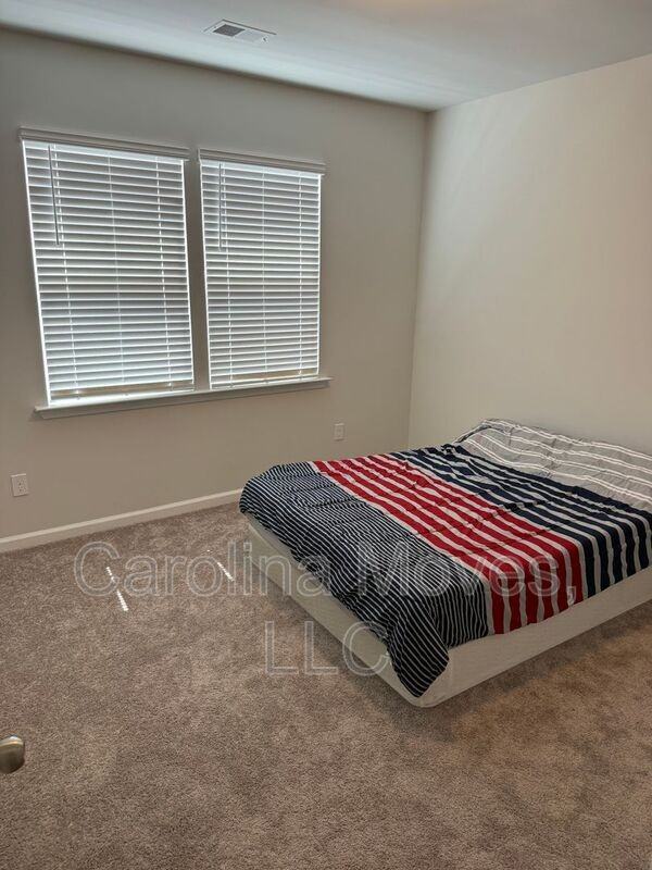 717 Isleworth Ln - Photo 7 of 16