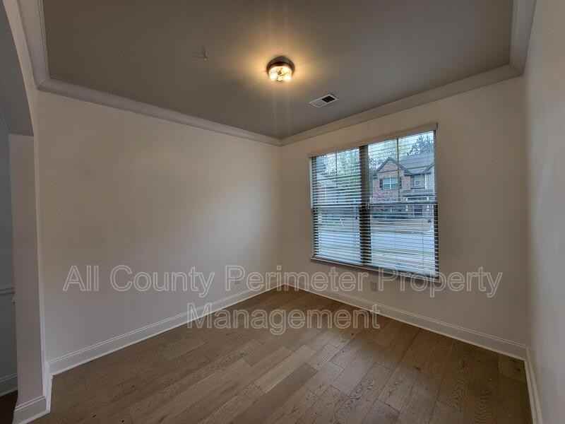 3748 Sycamore Bnd - Photo 2 of 19